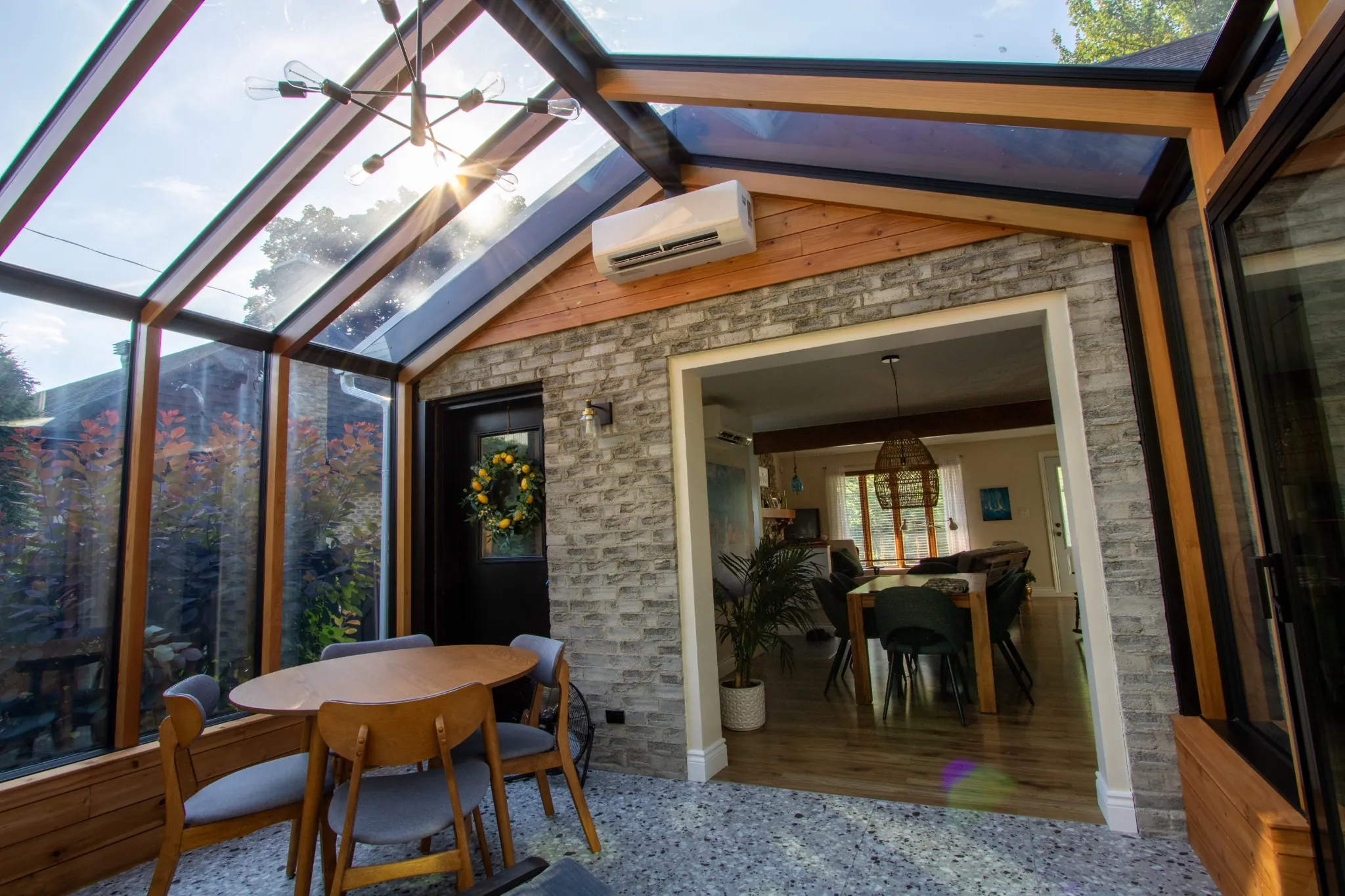 Détail aménagement cèdre — solarium 4 saisons, Solarium Québec