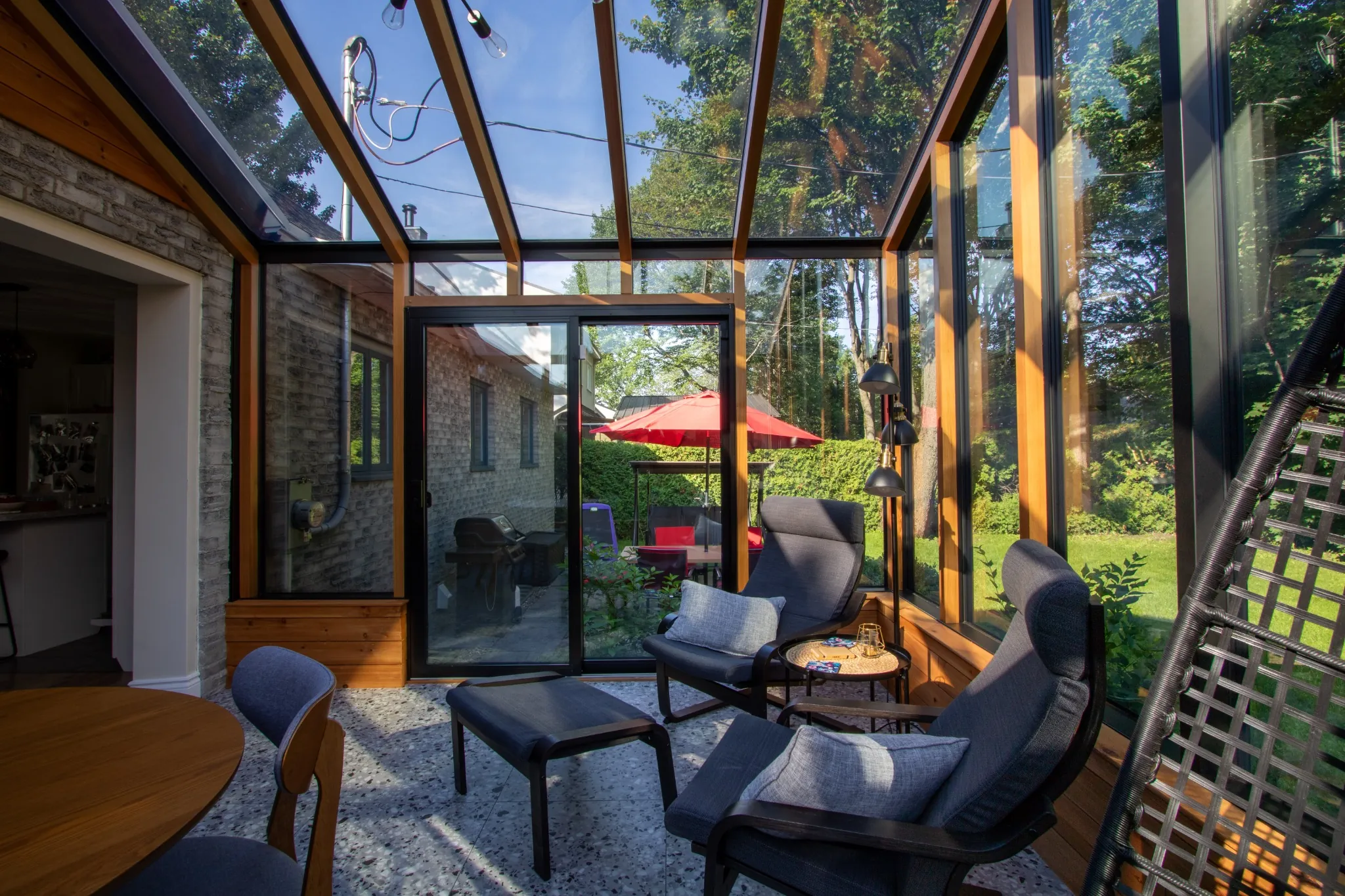 Vue panoramique intérieur — solarium 4 saisons cèdre, Solarium Québec